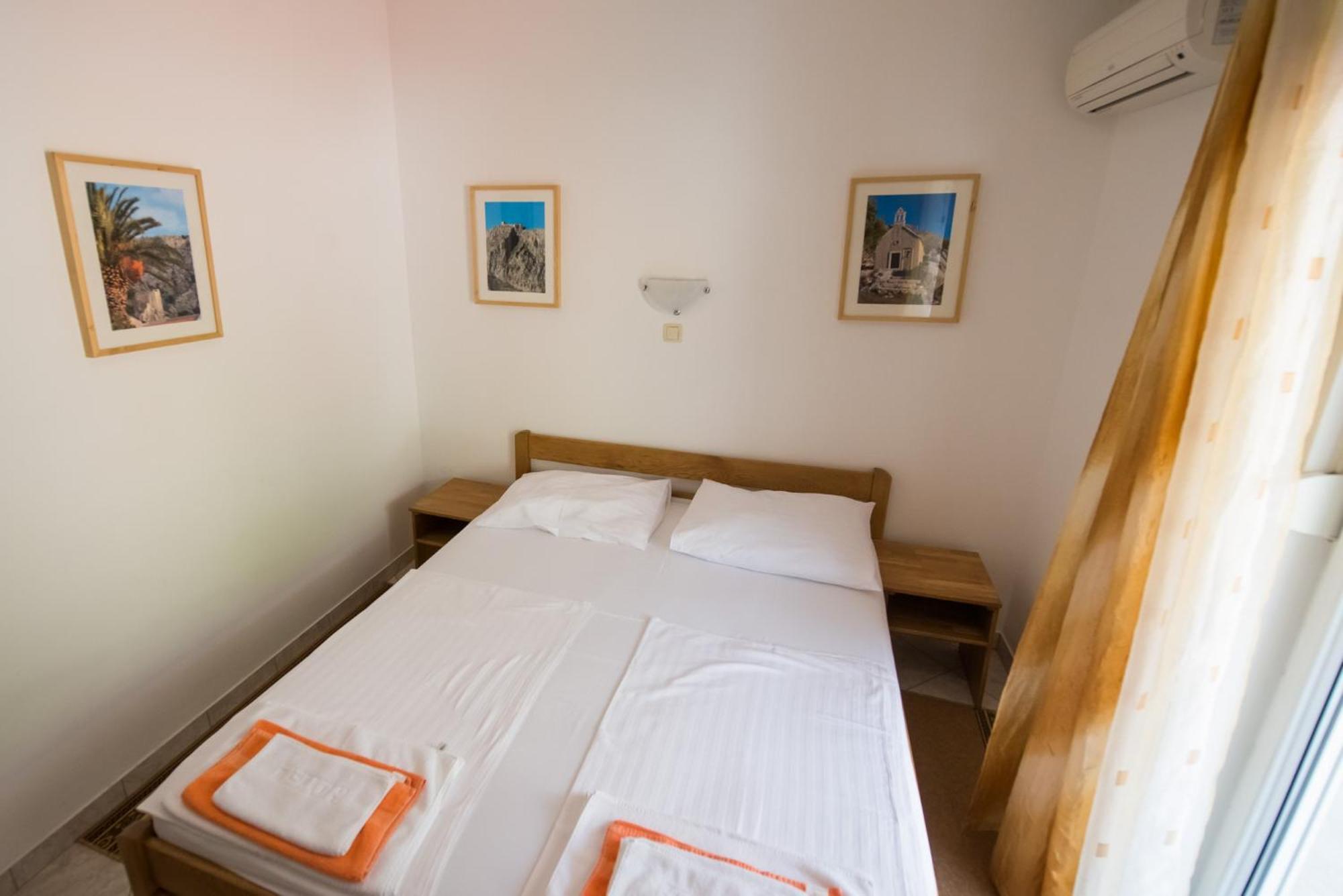 Bed And Breakfast Pero 3 Min Walk To The Beach Lokva Rogoznica Exterior foto
