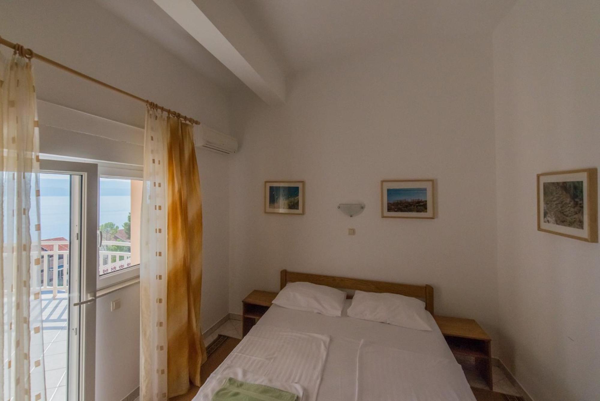 Bed And Breakfast Pero 3 Min Walk To The Beach Lokva Rogoznica Exterior foto