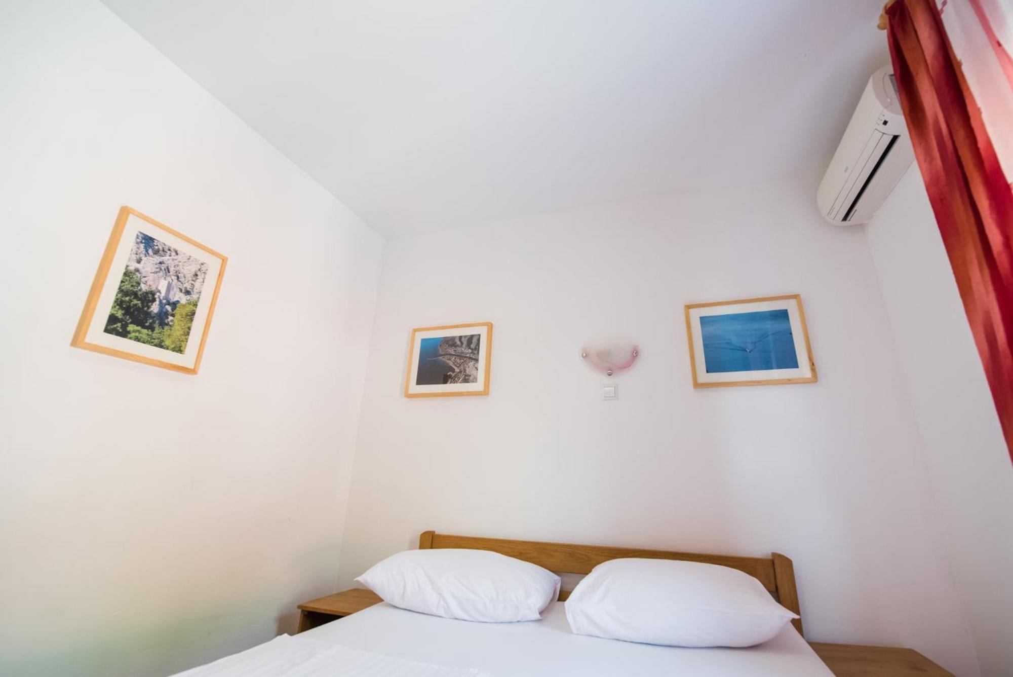 Bed And Breakfast Pero 3 Min Walk To The Beach Lokva Rogoznica Exterior foto