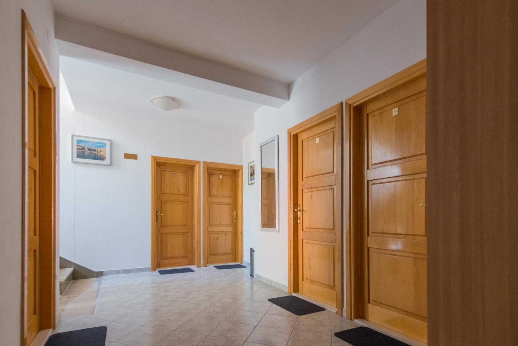 Bed And Breakfast Pero 3 Min Walk To The Beach Lokva Rogoznica Exterior foto
